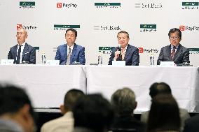 Sumitomo Mitsui FG and SoftBank tie up for personal settlement services